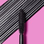 e.l.f. Lash It Loud Mascara, Volumizing & Intensely Pigmented Formula For Fuller & Bolder Lashes, Adds Dimension, Vegan & Cruelty-Free, Black, 1.1 Oz - الصورة 4
