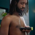 ⁦فيليبس ماكينة تشذيب الكل في واحد من سلسلة 7000 14 1 متعددة الاستخدامات للوجه والرأس والجسم اداة واحدة - دقة فائقة 21 اعداد طول 0.5-16 ملم موديل MG7930 / 15⁩ - الصورة ⁦7⁩