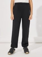 ⁦Styli Boys Color Block Varsity Jacket & Joggers Set⁩ - الصورة ⁦4⁩