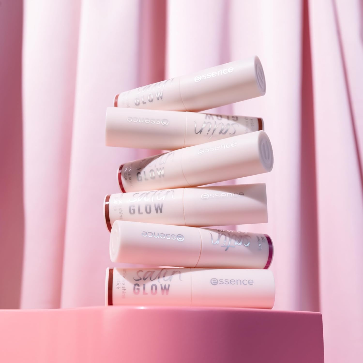 61GYgZxObDL._AC_SL1500_.jpg ايسنس احمر شفاه لامع لامع لامع من ساتن جلو، رقم 04، بنفسجي، شديد اللون، نباتي، خالٍ من البارابين، خالي من جزيئات البلاستيك الدقيقة، خالي من الجسيمات النانوية، عبوة من قطعة واحدة (0.13 اونصة) - الصورة 9