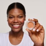 كاتريس لتفتيح العين رقم 030، لون بني، مغذي، تفتيح وتوافق اللون، طبيعي، لامع، نباتي، عطور، كحول، بدون مواد حافظة، عبوة من قطعة واحدة (0.15 اونصة) - الصورة 4