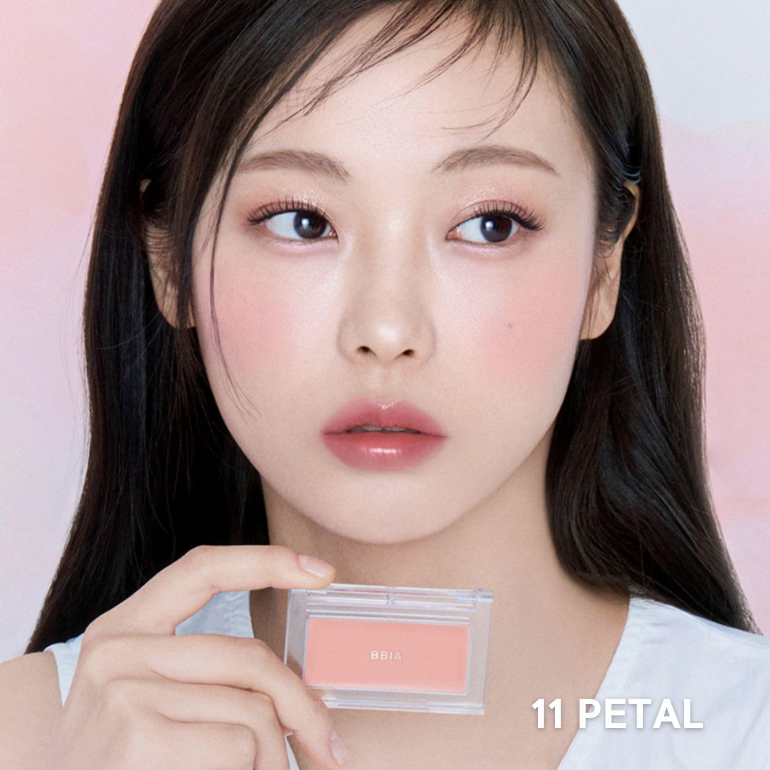 71kf-TVut3L._AC_SL1500_.jpg بي بي اي اي بلشر كريمي داوني للخدود من ريدي تو وير، 8 الوان - بلشر كريمي قابل للمزج والبناء بملمس ندي ولمسة نهائية غير لامعة، مكياج وجه طبيعي خفيف الوزن يدوم طويلا (09 داوني تارو، 3.5 غرام) - الصورة 7