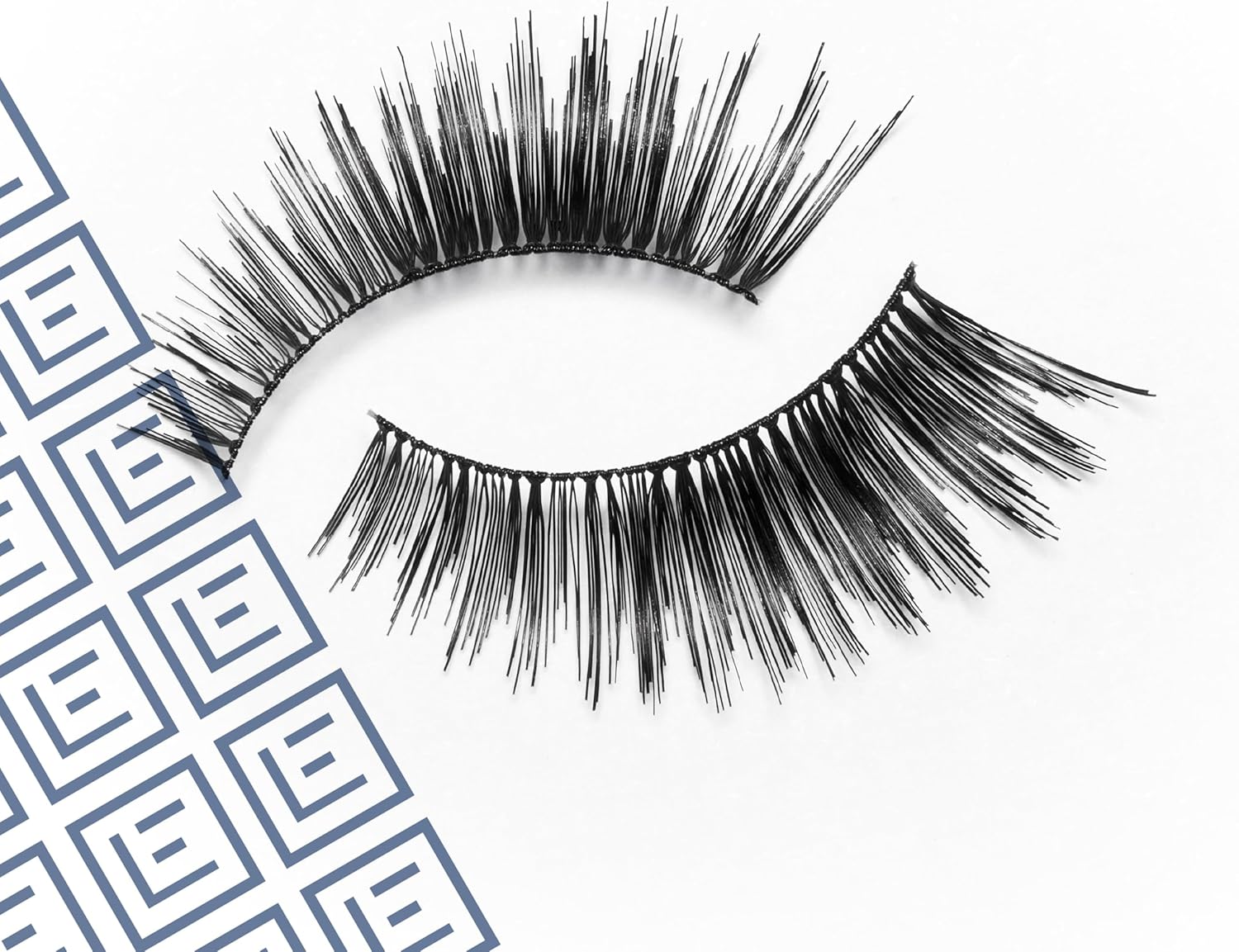 817EsRJeYIL._AC_SL1500_.jpg اي لور رموش صناعية مسبقة اللصق، رموش بطول 3/4، رقم 005، زوج واحد - الصورة 4