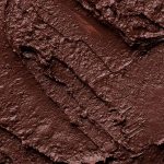 ⁦مادارا احمر شفاه ساتان شاين من دازل نايتس، #501 فلاتيري 0.13 اونصة - مغذي ومرطب بزبدة الشيا وفيتامين C+E - لون مكثف، ناعم في الارتداء، لمعان طبيعي (#504 دومينانس)⁩ - الصورة ⁦3⁩